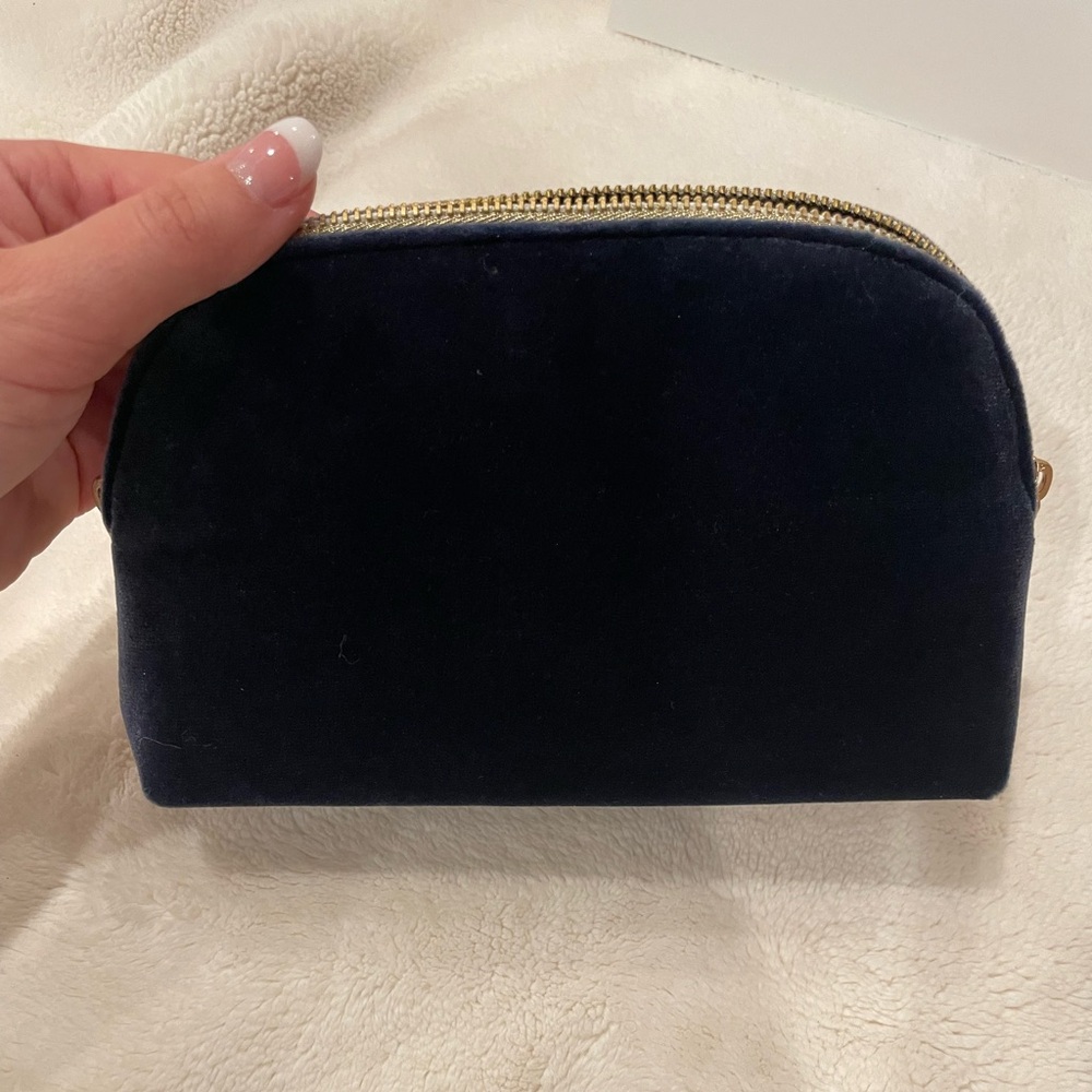 DIOR Velvet Makeup Pouch - Picture 6 of 8